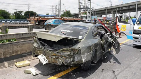 วิศวะรังสิต ซิ่งจมคลอง ควบรถสปอร์ตขยี้สะพาน