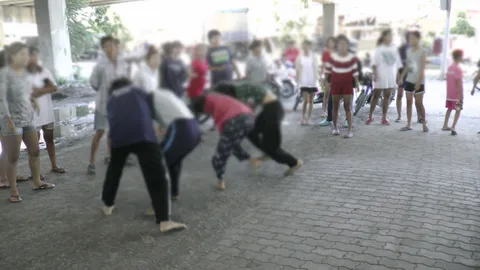 ท้าตบทางเฟซบุ๊ก! ม.2 กับ ม.4 วันเดียวฉะ 2 รอบ กองเชียร์เพียบ