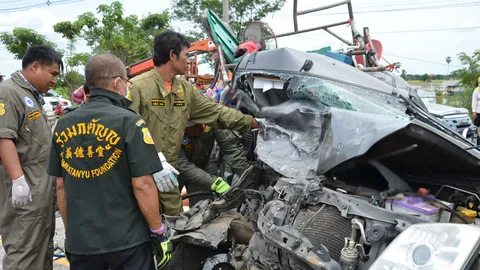 กระบะเสียหลัก ชน 3 คันรวด ดับ 3 เจ็บ 2 ที่ชัยนาท