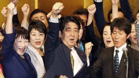 คะแนนนิยมยังแรง! นายกฯชินโสะ อาเบะ นั่งแท่นหัวหน้าพรรคแอลดีพีต่อ