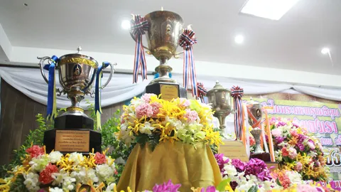 ชุมพรจัดแข่งเรือขึ้นโขนชิงธง ชิงถ้วยพระราชทาน 'ในหลวง'