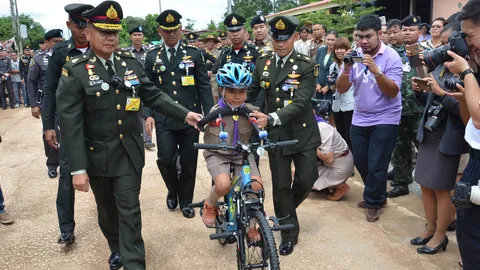 'น้องทาม' ปลื้มรถจักรยานพระราชทาน เผยใช้งานได้ดีรับจะดูแลให้ดีที่สุด 