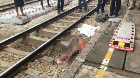 หนุ่มชะตาขาด! พลัดตกบันไดรถไฟ ถูกล้อทับ-ลากร่าง ดับอนาถ