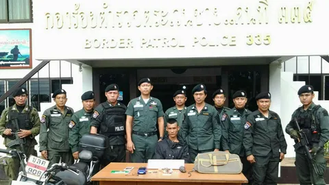 ตชด.จับหนุ่มลีซอ ขนลูกเกลี้ยงพร้อมอุปกรณ์บึม คาด่าน