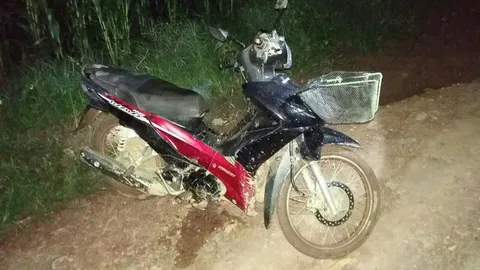 หนีรอด! ชายวัยรุ่นลอบขนยาบ้าหมื่นเม็ด ทิ้งจยย. วิ่งเข้าป่า