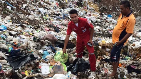 พ่อแม่ใจร้าย! ยัดทารกลงถุงทิ้งกองขยะ จนท.เร่งหาตัว