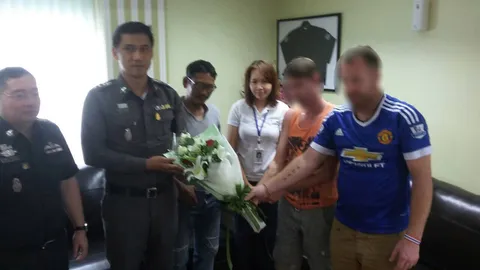  2 หนุ่มเมืองผู้ดี ยืนฉี่กลางเมือง รับเสียใจ ขอโทษคนพัทยา 