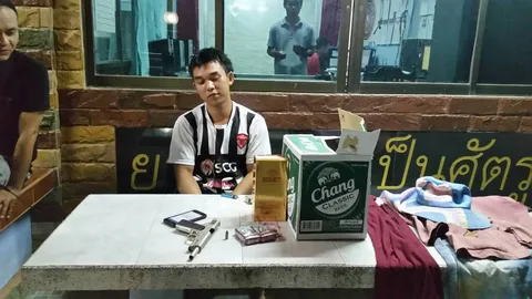 หนุ่มควงปืนปลอม จี้มินิมาร์ทที่มุกดาหาร ตร.รวบทันควัน