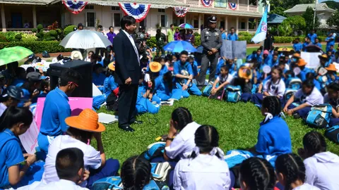 ม็อบนักเรียนวัฒโนฯ พอใจ ย้ายผอ.ไปสอบสวน ยอมสลายตัวกลับไปเรียนแล้ว