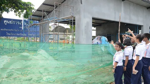 นร. 3,000 โวยทวงที่ดิน หลังเทศบาลสร้างส้วมปิดทางเข้าออก ร.ร.