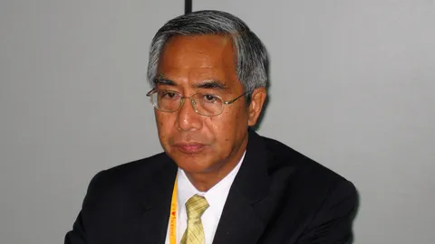 เลื่อนย้ายท่าพระจันทร์12ต.ค.