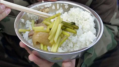 กินข้าวด้วยกะละมัง พลอยท้องแตกได้
