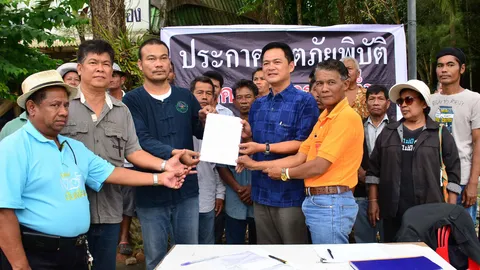 แนวร่วมชาวสวนยางภาคใต้ติดประกาศเขตภัยพิบัติราคายางพาราตกต่ำ