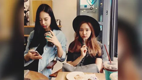 นาอึน Apink แชะภาพกับน้องสาวคนสวยในวันชูซอกของเกาหลีใต้ 