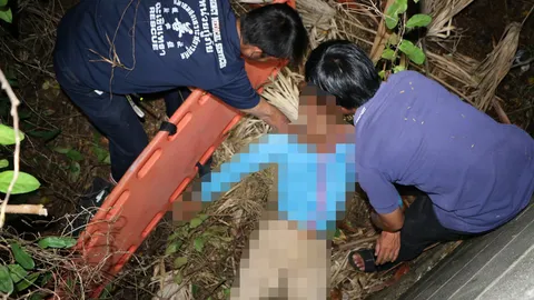 ชักดาบ! หนุ่มใหญ่กินแล้วไม่จ่าย ปีนกำแพงหนี ร่วงตกสลบ