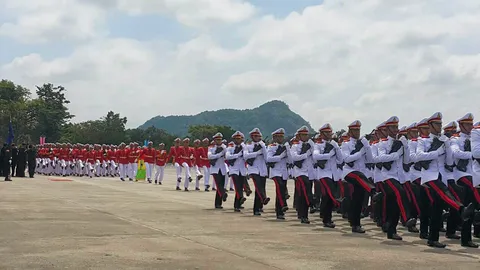'ทบ.' จัดสวนสนามเทิดพระเกียรติฯ'ทูลกระหม่อมอาจารย์'ก่อนเกษียณ