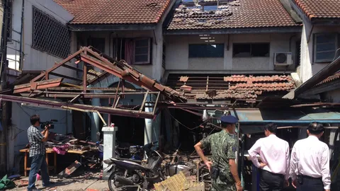 ไม่พบเขม่าดินระเบิด ทาวน์เฮาส์ปากเกร็ดบึม เก็บหลักฐานส่งตรวจหาสาเหตุ