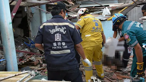 พบศพเหยื่อบ้านระเบิด ร่างกระเด็นจมกองซาก