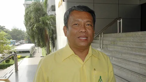 'วัชระ' ลุยฟ้อง ป.ป.ช.สอบ 'ร.ฟ.ท.' ซื้อ แอร์พอร์ตลิงก์ ราคาเว่อร์