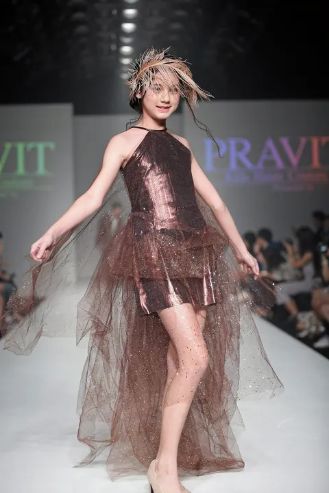 สดใสน่ารักสมวัย!! รันเวย์แฟชั่นคุณหนูใหญ่สุดในอาเซียน