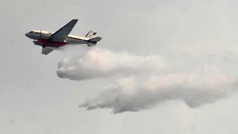 ทอ.จัดเครื่องบินขึ้นโปรยน้ำ สลายหมอกควันภาคใต้