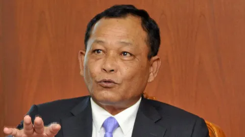 สั่งเลื่อนประกาศเกณฑ์ประเมินรอบสี่ "ดาว์พงษ์" ตั้งคณะทำงานเร่งปรับปรุงใหม่