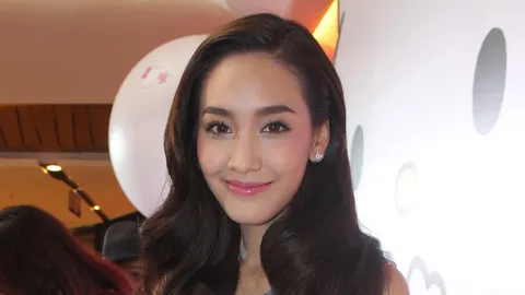 ‘มิน’ กรี๊ดแตกเจองูตกลงกลางกองหนังจีน เมินคนเม้าท์ประกบพระเอกไม่ฮอต