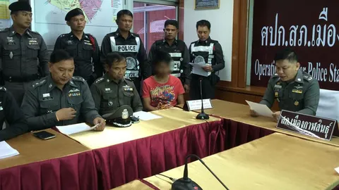 รวบโจ๋เมาหนัก ต่อยตำรวจสลบเหมือด หลังถูกเรียกตรวจ จยย.