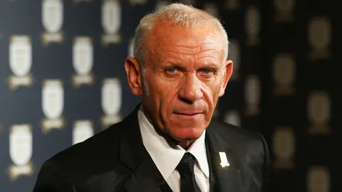 'บิ๊กแซม' จ่อทาบอดีตกุนซือ 'ช้างศึก' นั่งแท่นมือขวาทัพแมวดำ