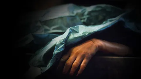 สาวร่างทรงดับปริศนา! บ่นปวดหัว ญาติพาขึ้นนอน เช้ามากลายเป็นศพ