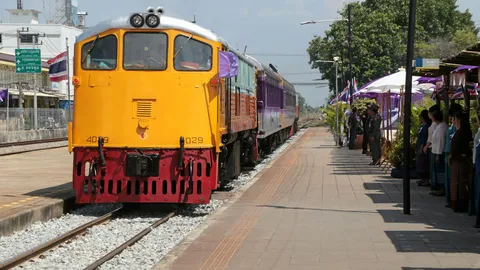 'สมเด็จพระเทพฯ' เสด็จฯ โดยรถไฟพระที่นั่งไป จ.กาญจนบุรี