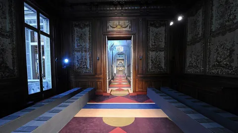 ศิลปะล้ำเทรนด์หนุ่มวาเลนติโน