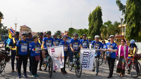 พ่อเมืองปทุมฯ นำปั่นจักรยาน 'ฉลอง 200 ปี นามเมืองปทุมธานี'