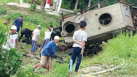 ลอบวางบึม!! ริมถนนปัตตานี กำลังพลทหารพราน เจ็บ 5 ดับ 2