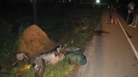 หยามหน้า! ผัวจับได้เมียแอบคบหนุ่ม 18 ขับกระบะไล่ชนก่อนแทงซ้ำดับ