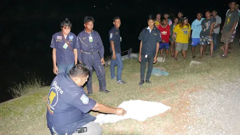 ผงะ!! เจอศพทารก ใส่ถุงทิ้งคลอง ตัวเงินตัวทองลากมาแทะ   