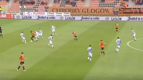 ติกี-ตาก้าสไตล์! ชมคลิปลีกรองโปแลนด์ ทำชิ่งสุดสวยก่อนยิงประตู