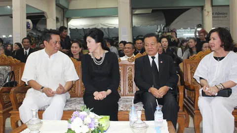 ‘ยิ่งลักษณ์’ร่วมสวดอภิธรรมศพพ่อ‘อริสมันต์’  ตำรวจ-ทหารดูแลเข้ม 