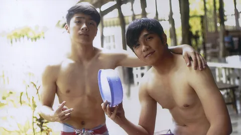 'อ้น-ภีม' โชว์หุ่นแซ่บ! เปิดผ้าท้าเก้งกวาง