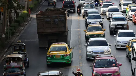ปิด 1 เลนถนนกรุงเทพกรีฑา