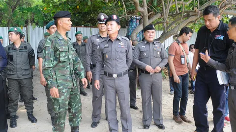 สั่งจัดระเบียบร่ม-เตียง ชายหาดวงศ์อมาตย์ หลังมีคลิปไล่ นทท.