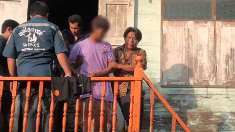 ตร.บุกรวบ โจรเมากาวขโมยประเป๋าตังค์แม่ค้า 