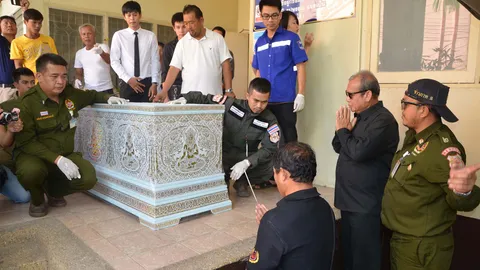 พี่น้องร่ำไห้ รับศพ 'เสี่ยอู๊ด' กลับระยองบ้านเกิด ยัน ไม่ได้ป่วยมะเร็ง