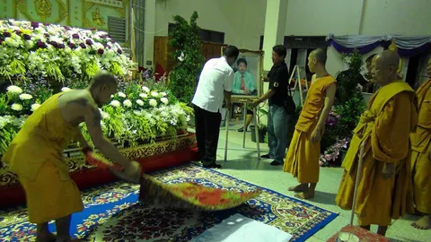 ญาติเก็บศพ "เสี่ยอู๊ด" 100 วัน ก่อนลอยอังคาร ยังไม่มีดารา-นักแสดง ร่วมสวดศพ