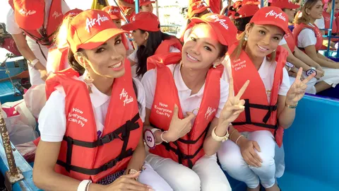 ชาวอุดรฯ คึกคัก ต้อนรับ 'มิสอินเตอร์เนชั่นเนล ควีน 2015'