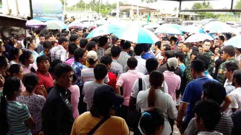 แรงงานพม่าฮือไล่ บิ๊ก รง.ผลิตชิ้นส่วนไก่ พร้อมยื่น 5 ข้อเสนอเจรจา