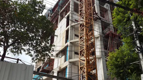 สลด ! แรงงานเขมรพลัดตกตึก 7 ชั้นดับสยอง