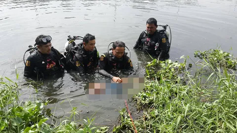 กลัวตำรวจกว่ากลัวตาย! หนุ่มมียาบ้าจ๊ะเอ๋สายตรวจ จอดรถโดดคลองจมดับ