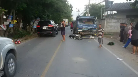 6 ล้อเฉี่ยวชนจยย. เด็กนร.เชียงใหม่ วัย 14 หัวฟาดพื้น ไปดับรพ. 