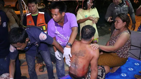 ผัว-เมีย ทะเลาะดังลั่น ทำหนุ่มข้างห้องโวย สุดท้ายถูกมีดปริศนาแทงสาหัส